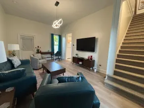 ”Stay Awhile” Center Street Suites, Unit 3 - Image 2