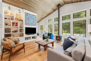 Modern Gorge Retreat • Hot Tub • Mountain Views - Image 5