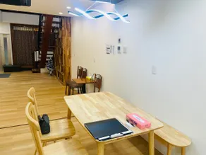 Large private space with Wi-Fi. 4 min walk to the station. 17 min direct to Namba. Easy to get to the airport. Supermarket is right at the doorstep. - Image 4