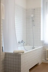 Zurich Friestrasse 2 Bedroom Apartment 201 - Image 5