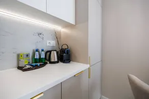 Gold&Marble Luxe Apartment- City Centre, AC, Free Parking by StayNest - Image 5
