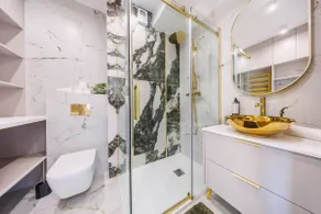 Gold&Marble Luxe Apartment- City Centre, AC, Free Parking by StayNest - Image 2