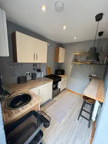 Stylish Garage Conversion - Quiet & Modern Comfort - Image 2