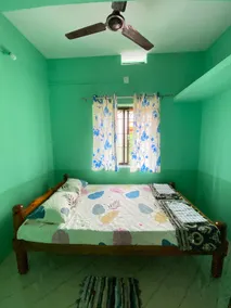 Pappa’s Pride: Cozy AC Family Suite - Image 3