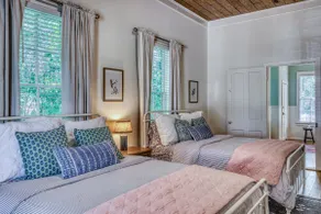 Historic Charm Meets Comfort in Downtown Brenham - Image 5