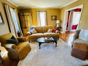 Franklin Cottage. Classic charm with comfy vibes. - Image 3