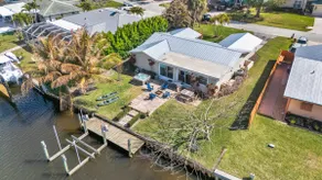 BOAT LIFT! Waterfront Home w/ Hot Tub & Fire Pit! - Image 3