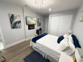 Guest Suite with private entrance & bathroom - Image 3
