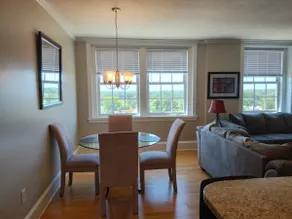 Timeless Downtown Retreat – Historic 1BR Apartment - Image 2