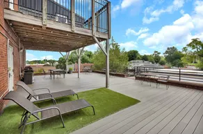 Timeless Downtown Retreat – Historic 1BR Apartment - Image 4