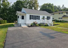 Cozy Cottage at Owasco - Image 2