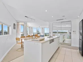 Beachfront Resort-Style Apartment - Image 3