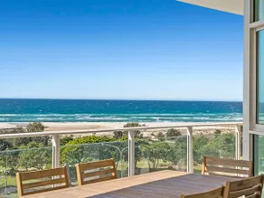 Beachfront Resort-Style Apartment - Image 5