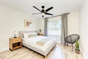 Charming Osprey Home - K/Q bed, fenced yard, lanai - Image 4