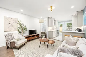 Charming Beaches home steps from Woodbine Beach - Image 3