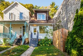 Charming Beaches home steps from Woodbine Beach - Image 5