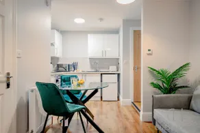 Guest Stays - Bridge Street Studio 1 - Image 2