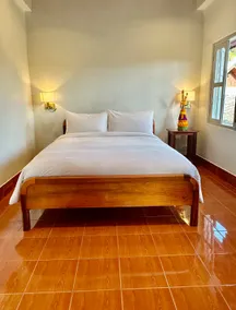 White Verandah Suite at Xiengthong - Image 5