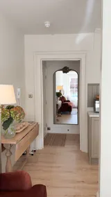 Romantic 1830 Georgian Apartment - Prime Location - Image 3