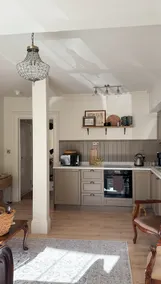 Romantic 1830 Georgian Apartment - Prime Location - Image 2