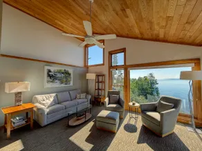 Lakefront Upper 3 Bedroom Condo w/loft - Image 4