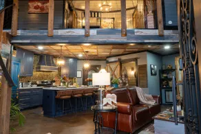 The Cedar Street Silo Sleeps 4 Fireplace & Hot Tub - Image 2