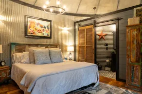 The Cedar Street Silo Sleeps 4 Fireplace & Hot Tub - Image 3