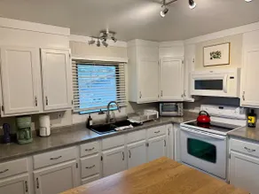 Cozy 2 Bedroom Home in Kenora - Image 5