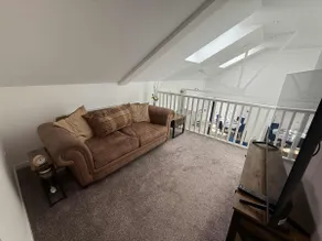 Comfy duplex with a modern feel, great location! - Image 2