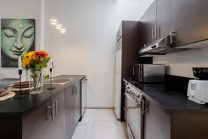 Elegant Bishop Apartment – Downtown Gem - Image 3