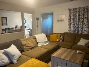 Charming Cottage Near Fort Bragg - Image 2