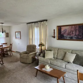 Evelyns - Image 4