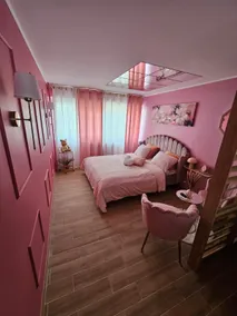 Unique Loveroom & Jacuzzi Experience Dreaming in pink - Image 2