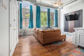 Historic Hudson Riverview Loft Bicycle Theme - Image 4