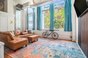 Historic Hudson Riverview Loft Bicycle Theme - Image 3
