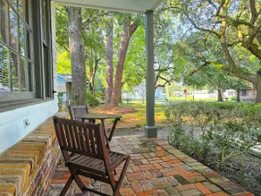 Classic Cottage with Modern Finishes - Image 3
