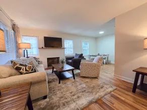 Classic Cottage with Modern Finishes - Image 4