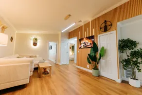 Fresh Escape – Modern Stay 10 Mins to Beach - Image 2