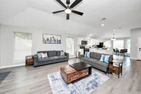 Spacious 3BR home in Richmond near Sugar Land - Image 2