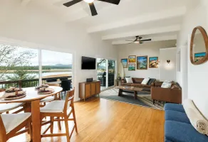 The Spoke House Waterfront - Image 5