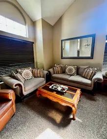 Beautiful house & Hot Tub, 20 min to Skiing - Image 5