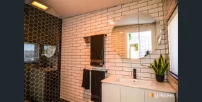 Charming 2BRM Home – Near CBD - Image 5