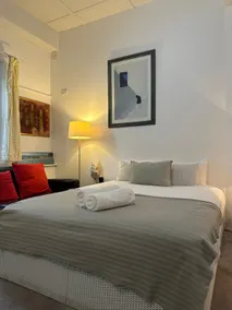 Manly Beach Studio - Image 3