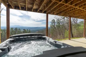 Mountainside Retreat with Stunning Views - Image 4