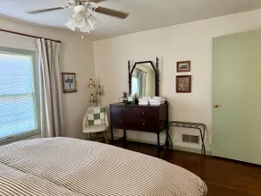 Cozy Cottage • Great Location + Espresso Bar - Image 3