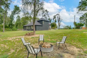 Lake-view Retreat w/ Games & Yard in Daingerfield - Image 2
