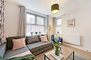 Modern family home, 2BR, Sofa bed, 3BA, sleeps 6 - Image 2