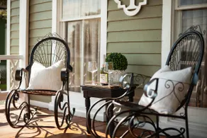 Award-Winning Downtown Victorian Suite + Golf Cart - Image 3