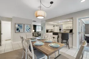 Heated Pool, 5 miles to the Beach, Sleeps 8 - Image 3