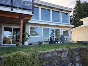 Luxury suite on the ocean with mountain views - Image 2